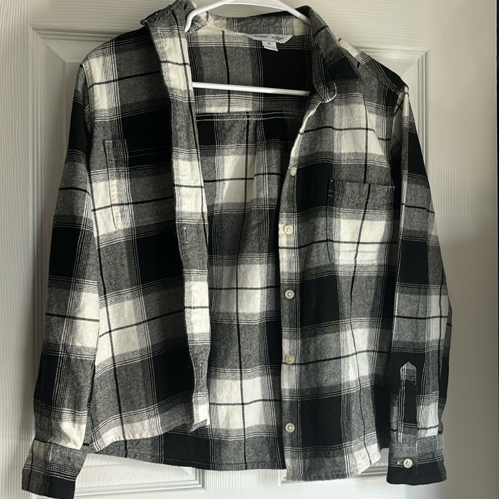 Black and White Long Sleeve Flannel